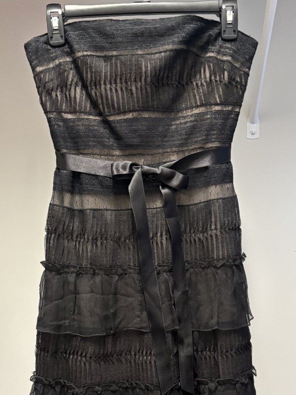 BCBG Max Azria size 4 Black Strapless Dress w/ Feather Fringe
